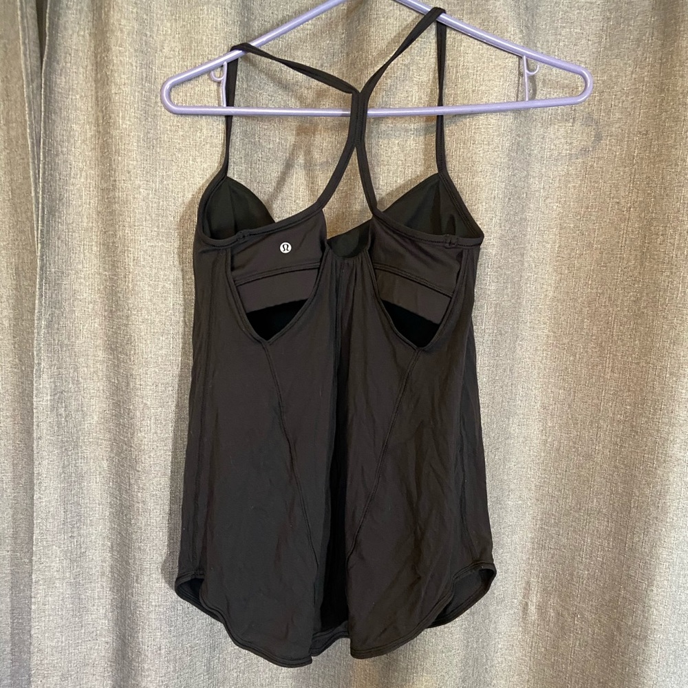 Lululemon flows yoga top